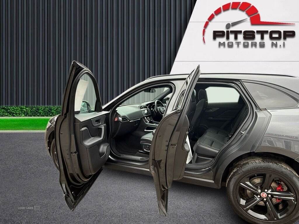 Apr 2017 Jaguar F-Pace 3.0d V6 S 5dr Auto AWD