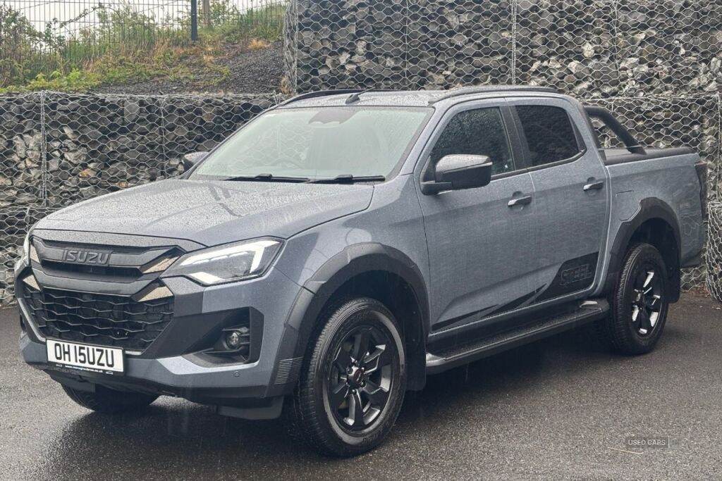 Apr 2025 Isuzu D-Max V-Cross STEEL Edition Automatic