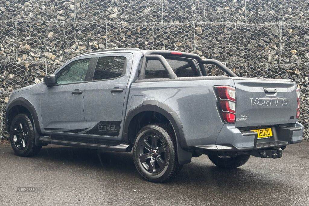 Apr 2025 Isuzu D-Max V-Cross STEEL Edition Automatic