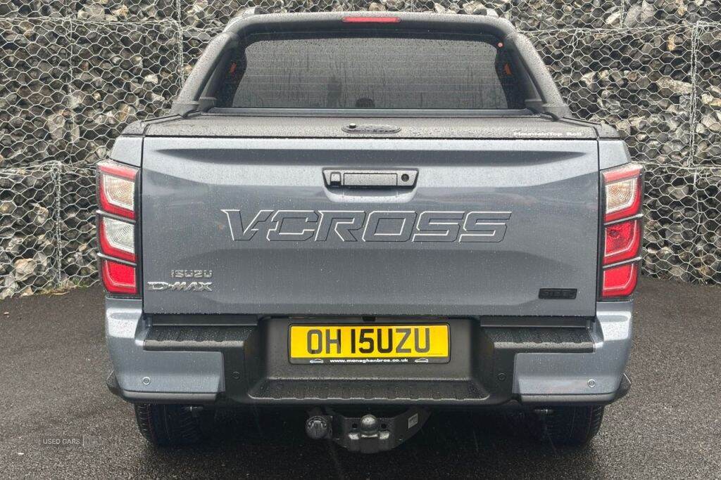 Apr 2025 Isuzu D-Max V-Cross STEEL Edition Automatic