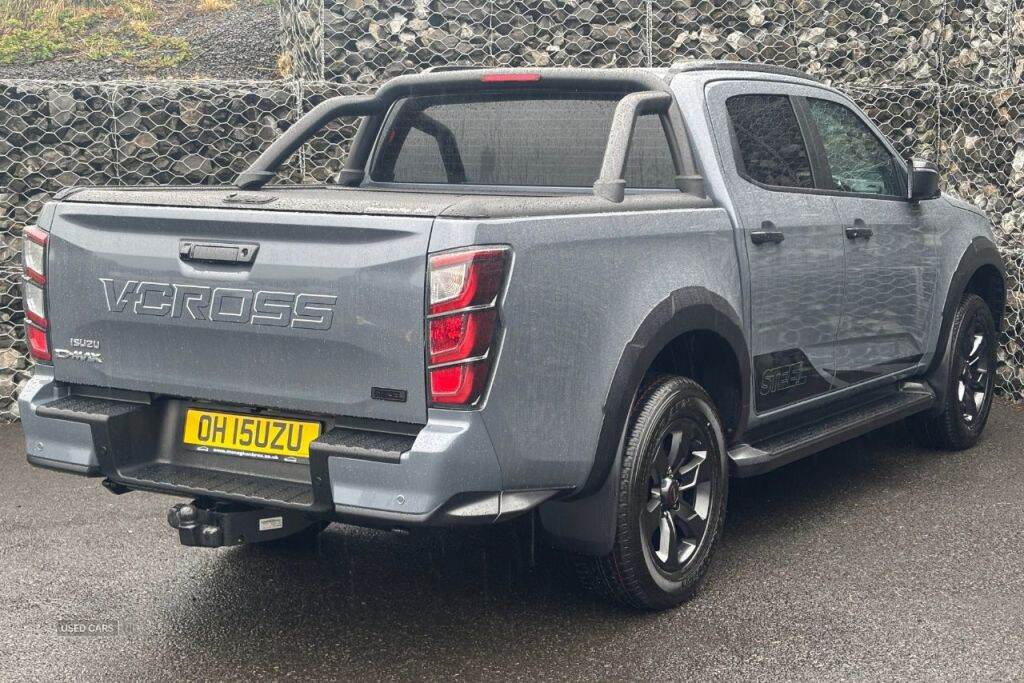 Apr 2025 Isuzu D-Max V-Cross STEEL Edition Automatic