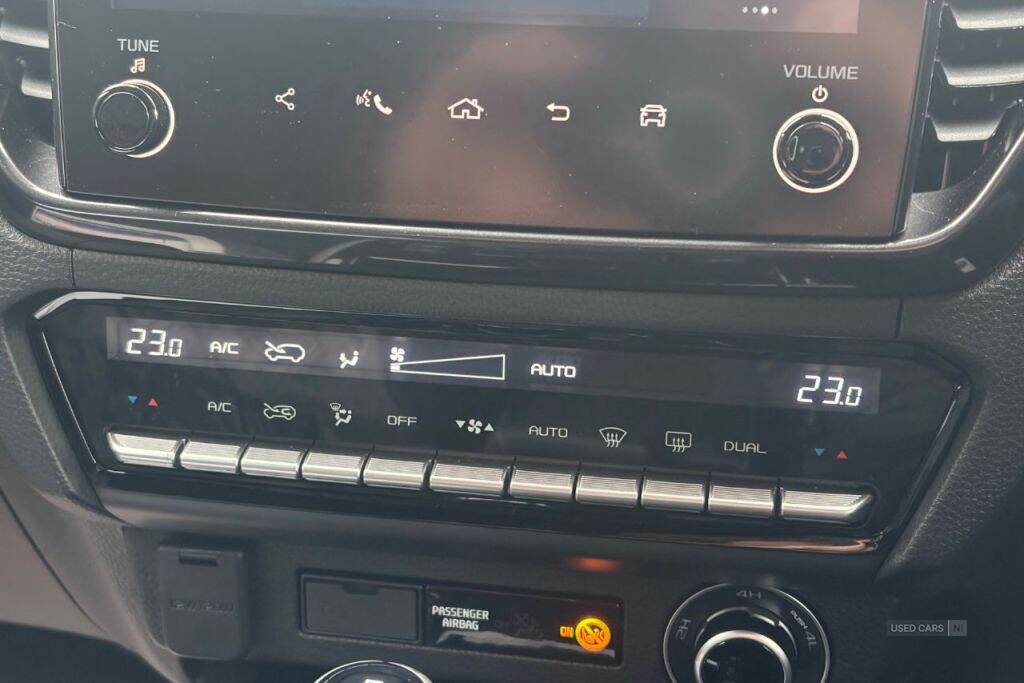 Apr 2025 Isuzu D-Max V-Cross STEEL Edition Automatic