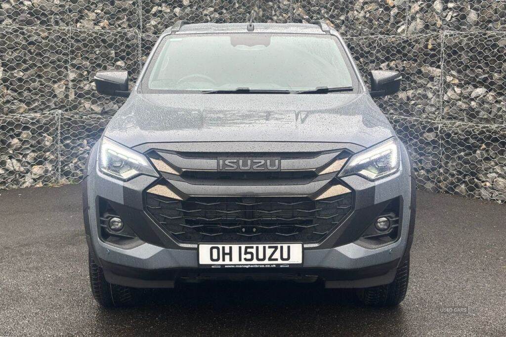 Apr 2025 Isuzu D-Max V-Cross STEEL Edition Automatic