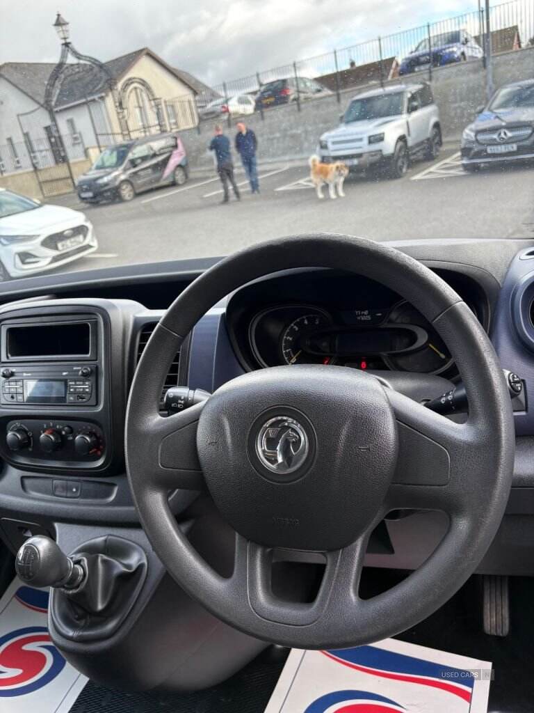 Jun 2016 Vauxhall Vivaro 2900 1.6CDTI 95PS ecoFLEX H1 Combi 9 Seat
