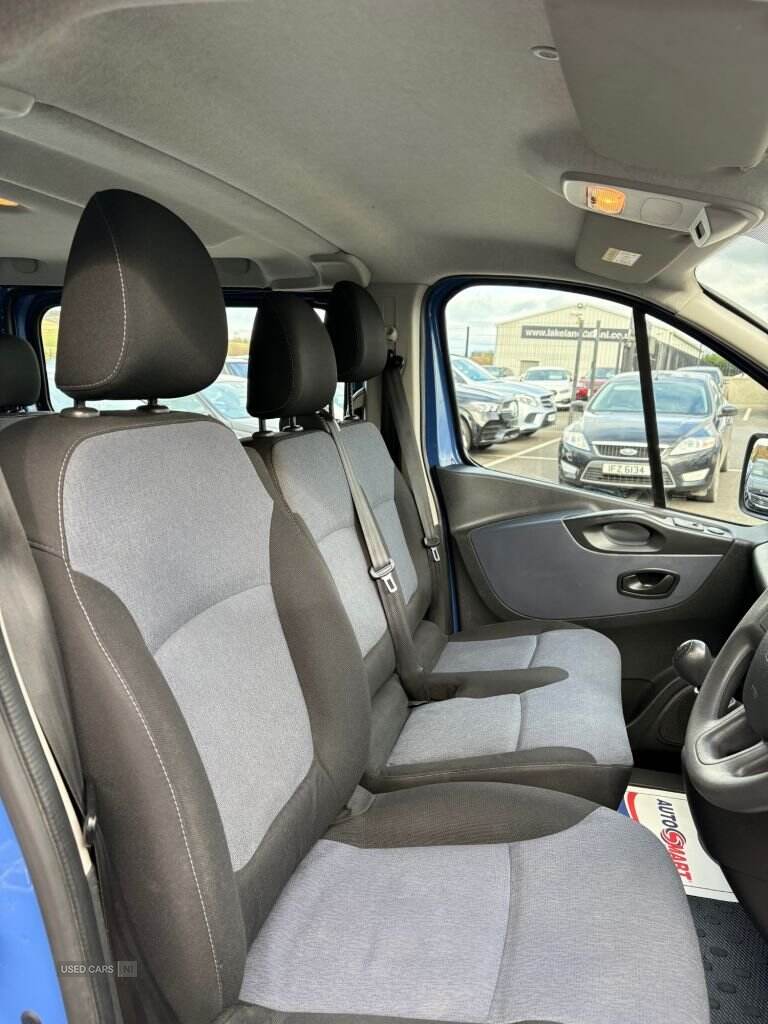 Jun 2016 Vauxhall Vivaro 2900 1.6CDTI 95PS ecoFLEX H1 Combi 9 Seat