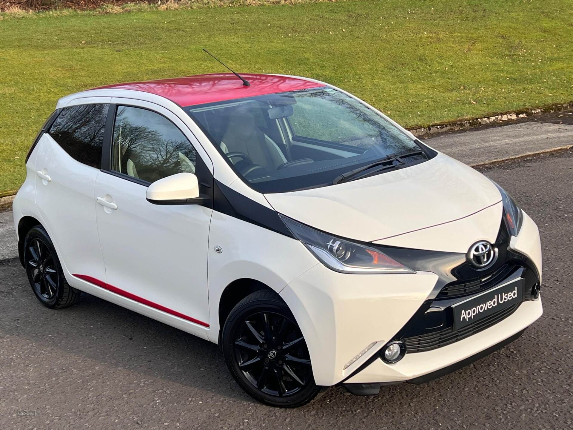 Feb 2018 Toyota Aygo 1.0 VVT-i X-Press 5dr x-shift