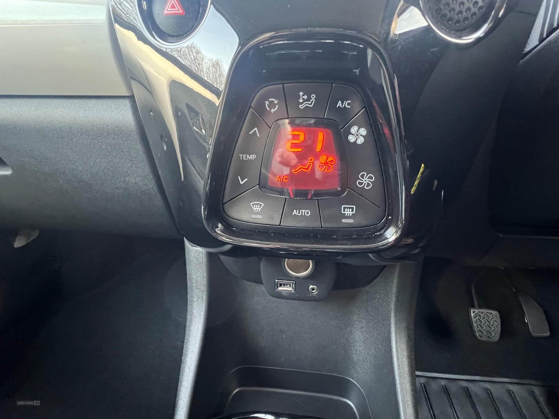 Feb 2018 Toyota Aygo 1.0 VVT-i X-Press 5dr x-shift