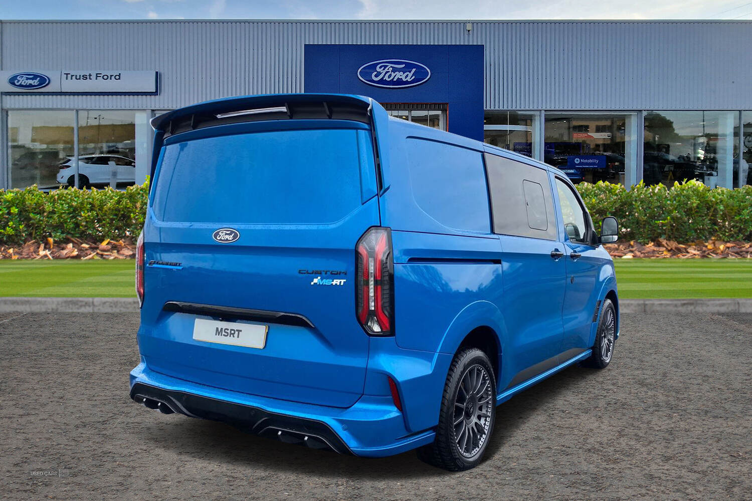 Ford E-TRANSIT CUSTOM 320 MSRT AUTO L1 SWB Double Cab In Van 65kWh 160kw 218PS BEV RWD Low Roof, LIFTGATE REAR CARGO DOOR, TOW BAR