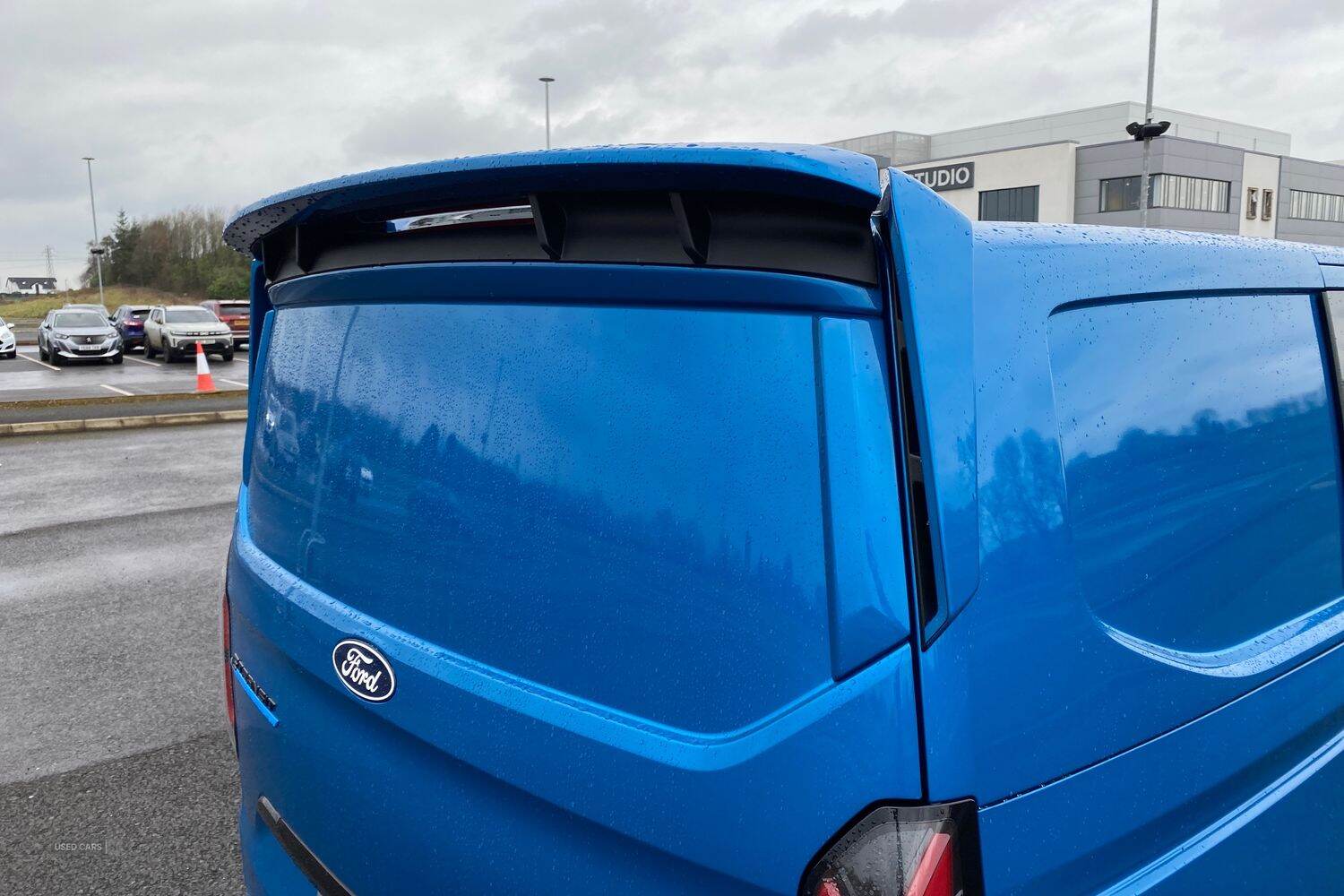Ford E-TRANSIT CUSTOM 320 MSRT AUTO L1 SWB Double Cab In Van 65kWh 160kw 218PS BEV RWD Low Roof, LIFTGATE REAR CARGO DOOR, TOW BAR