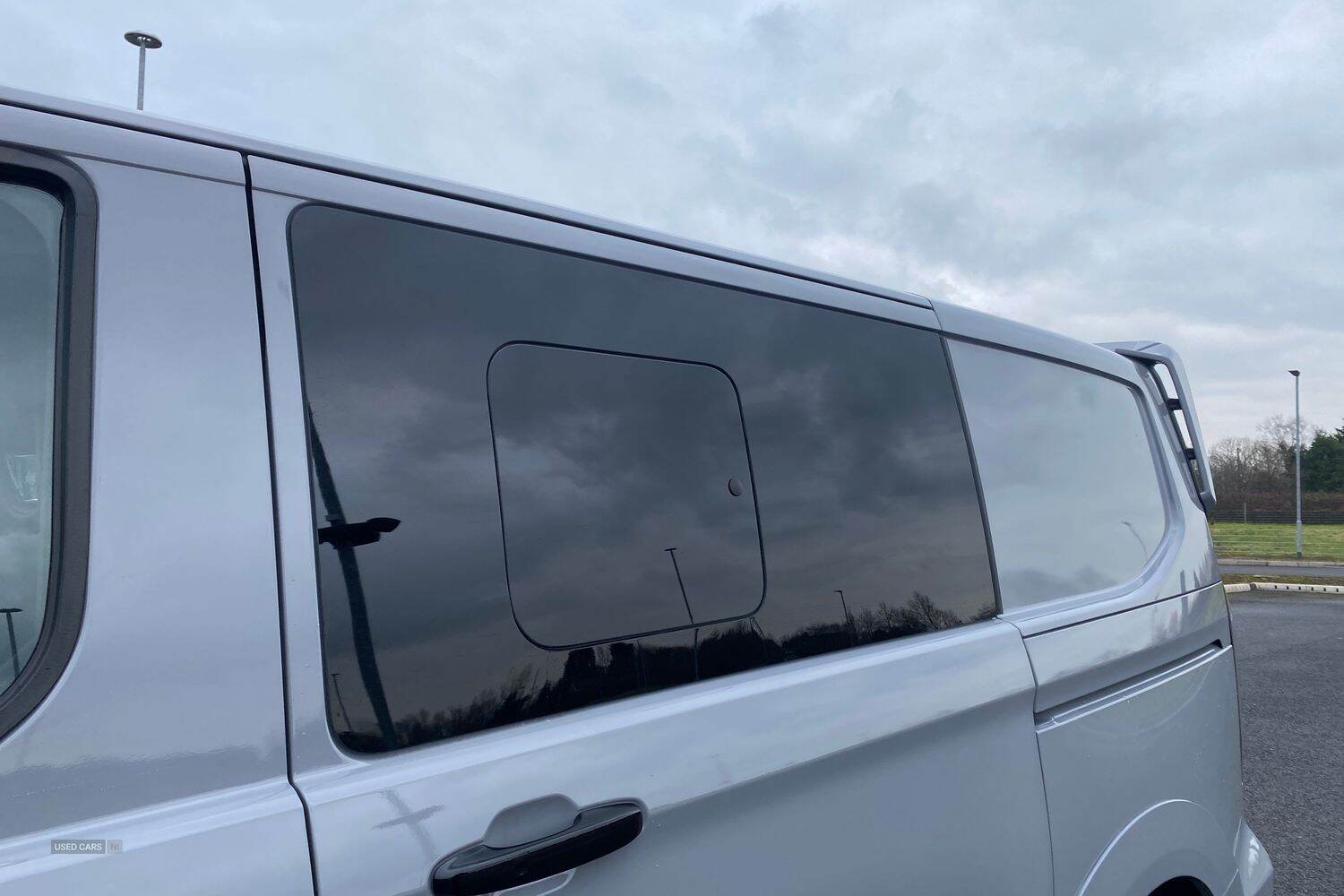 Ford E-TRANSIT CUSTOM 320 MSRT AUTO L1 SWB Double Cab In Van 65kWh 160kw 218PS BEV RWD Low Roof, LIFTGATE REAR CARGO DOOR, TOW BAR