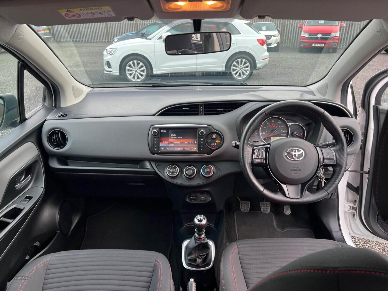 Dec 2014 Toyota Yaris 1.33 VVT-i Sport 5dr