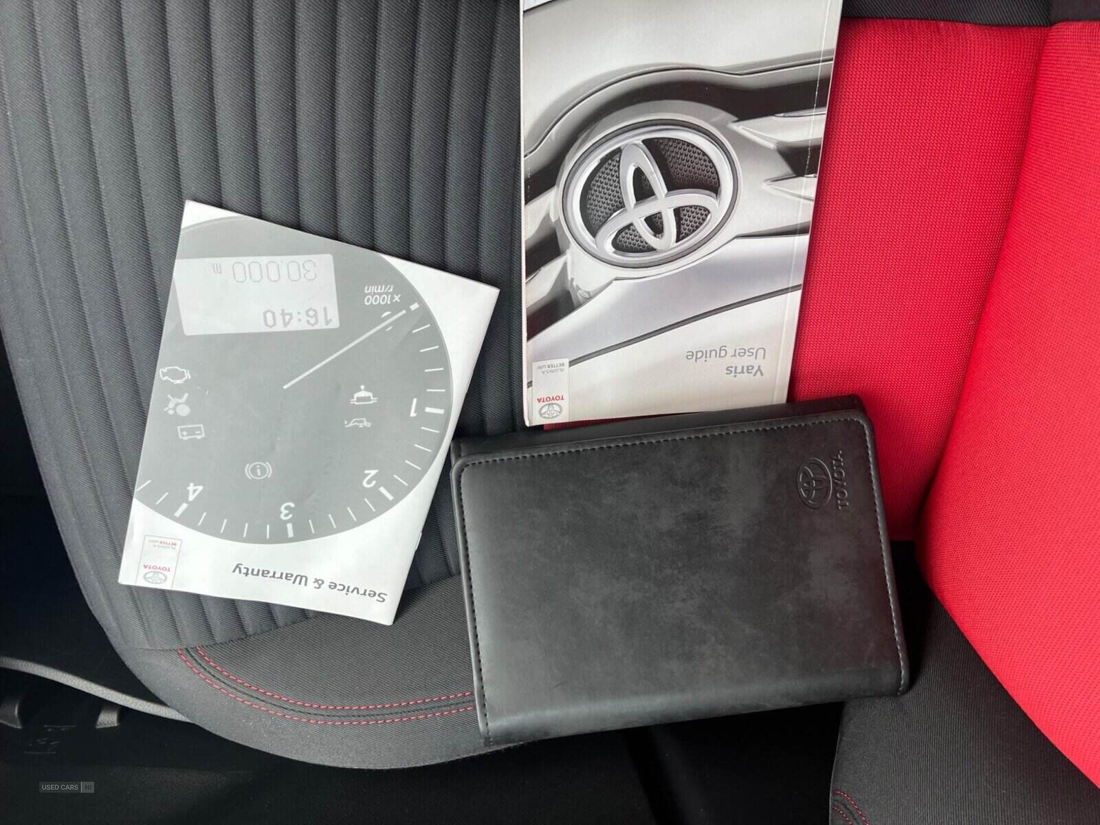 Dec 2014 Toyota Yaris 1.33 VVT-i Sport 5dr