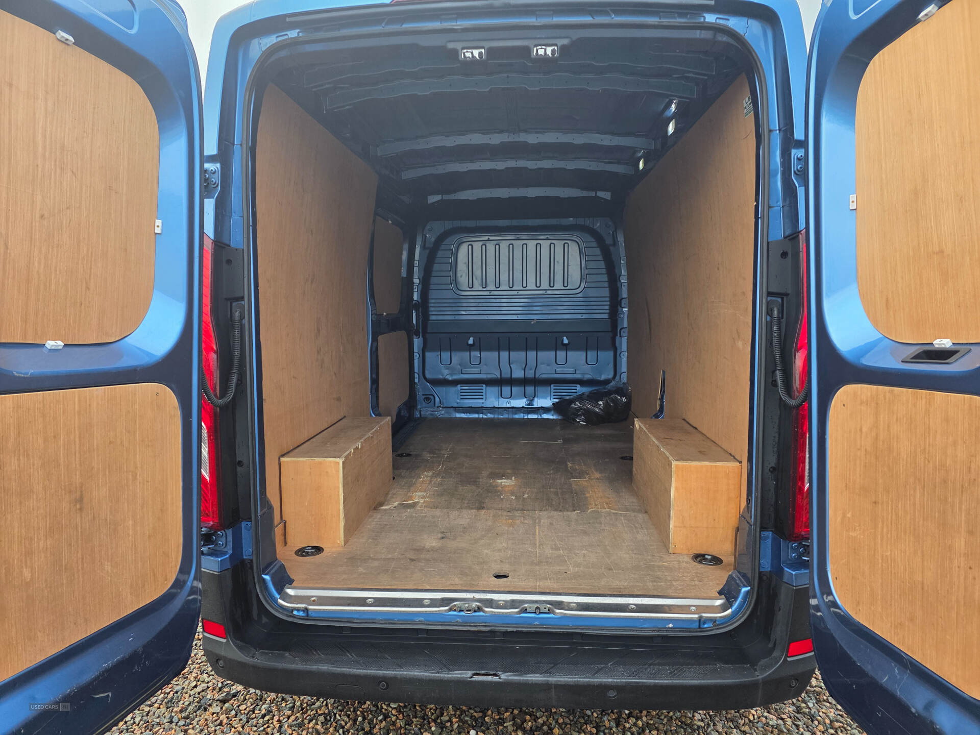 Jan 2022 MAXUS / LDV Deliver 9 2.0 D20 163 High Roof Van