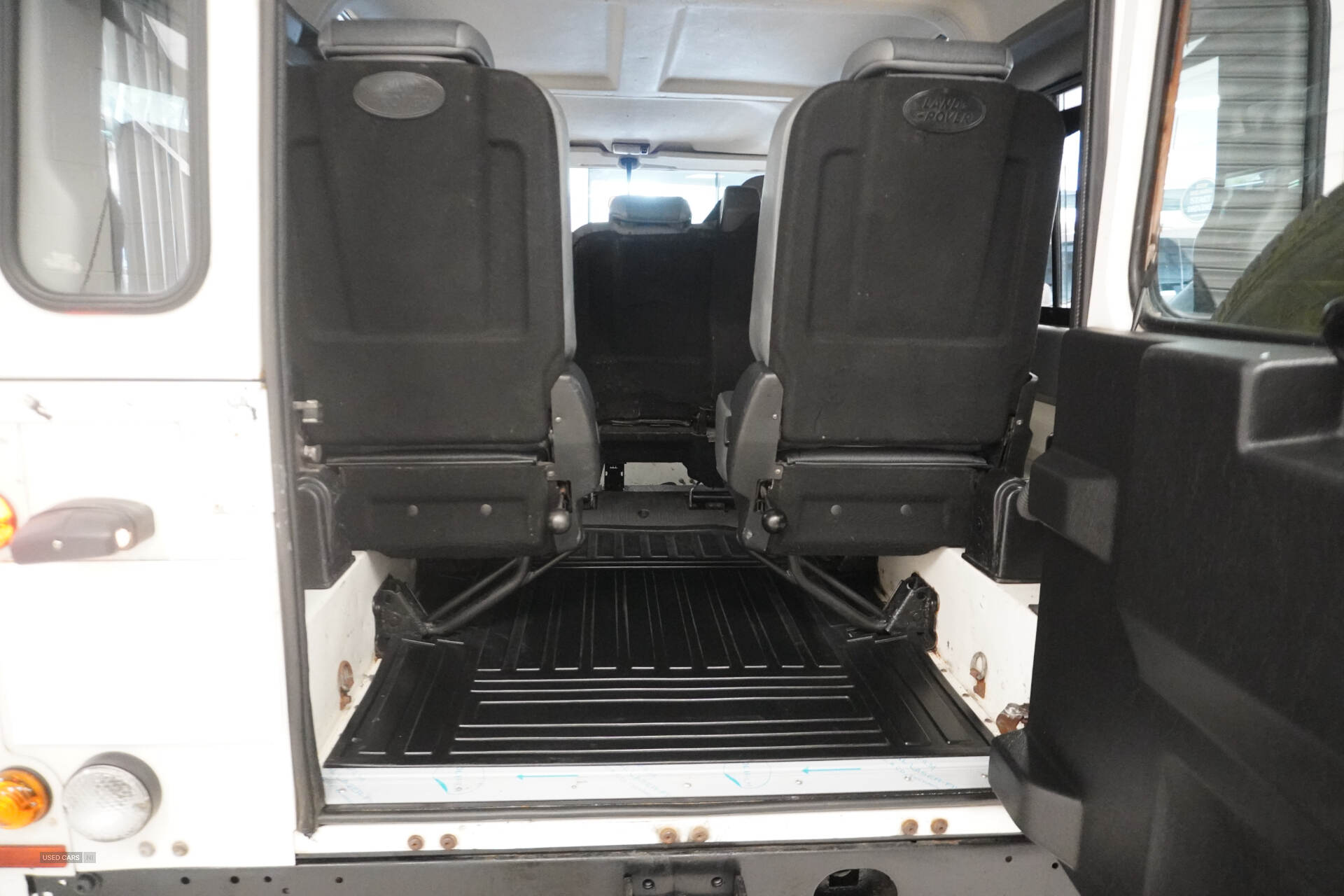 Oct 2009 Land Rover Defender County Station Wagon TDCi