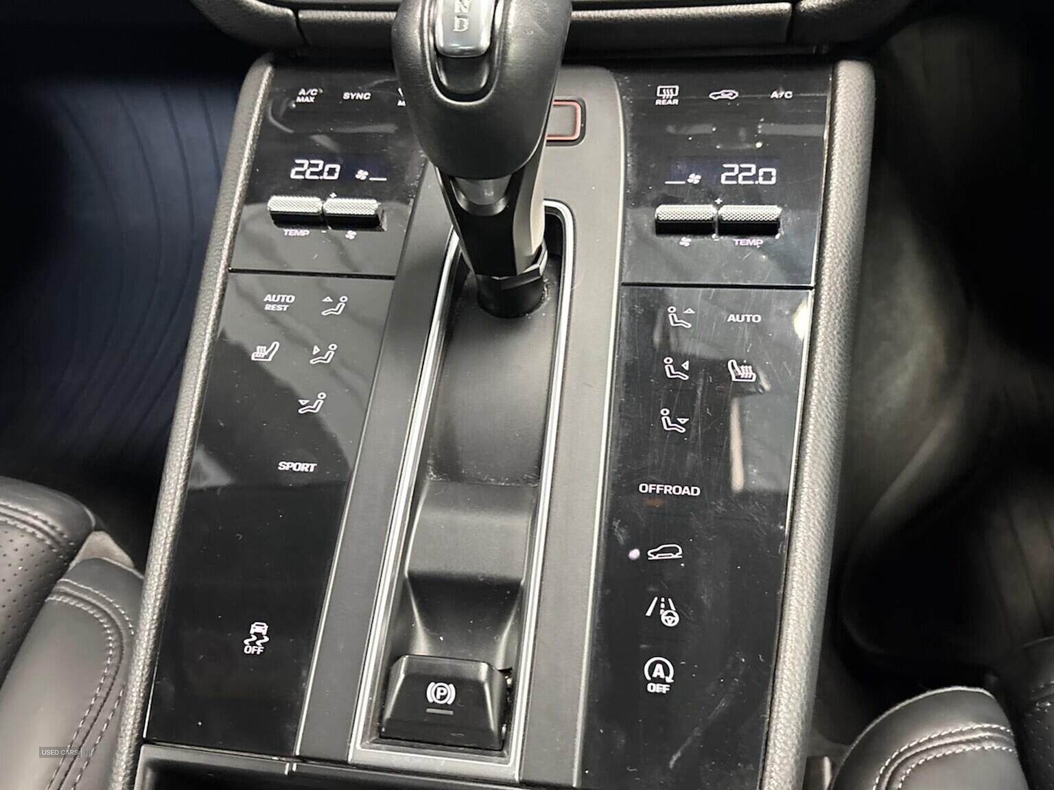 Dec 2021 Porsche Macan 5Dr Pdk