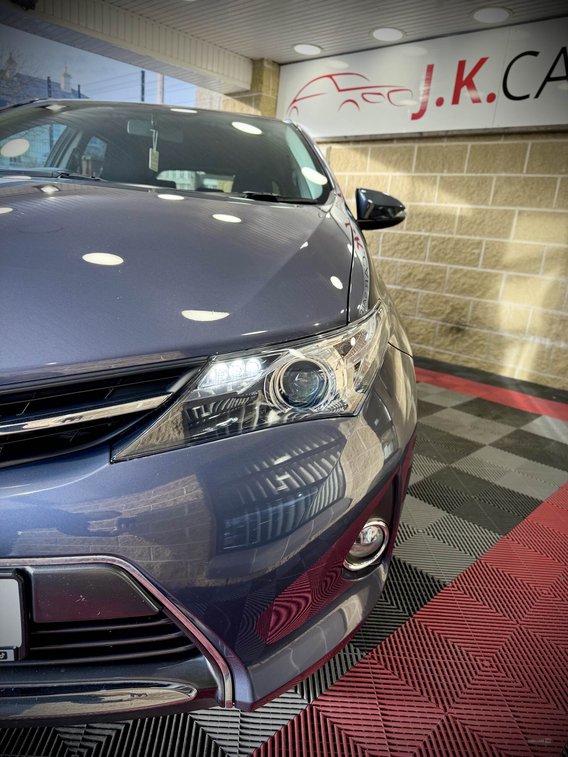 Jun 2014 Toyota Auris 1.8 VVTi Hybrid Icon+ 5dr CVT Auto
