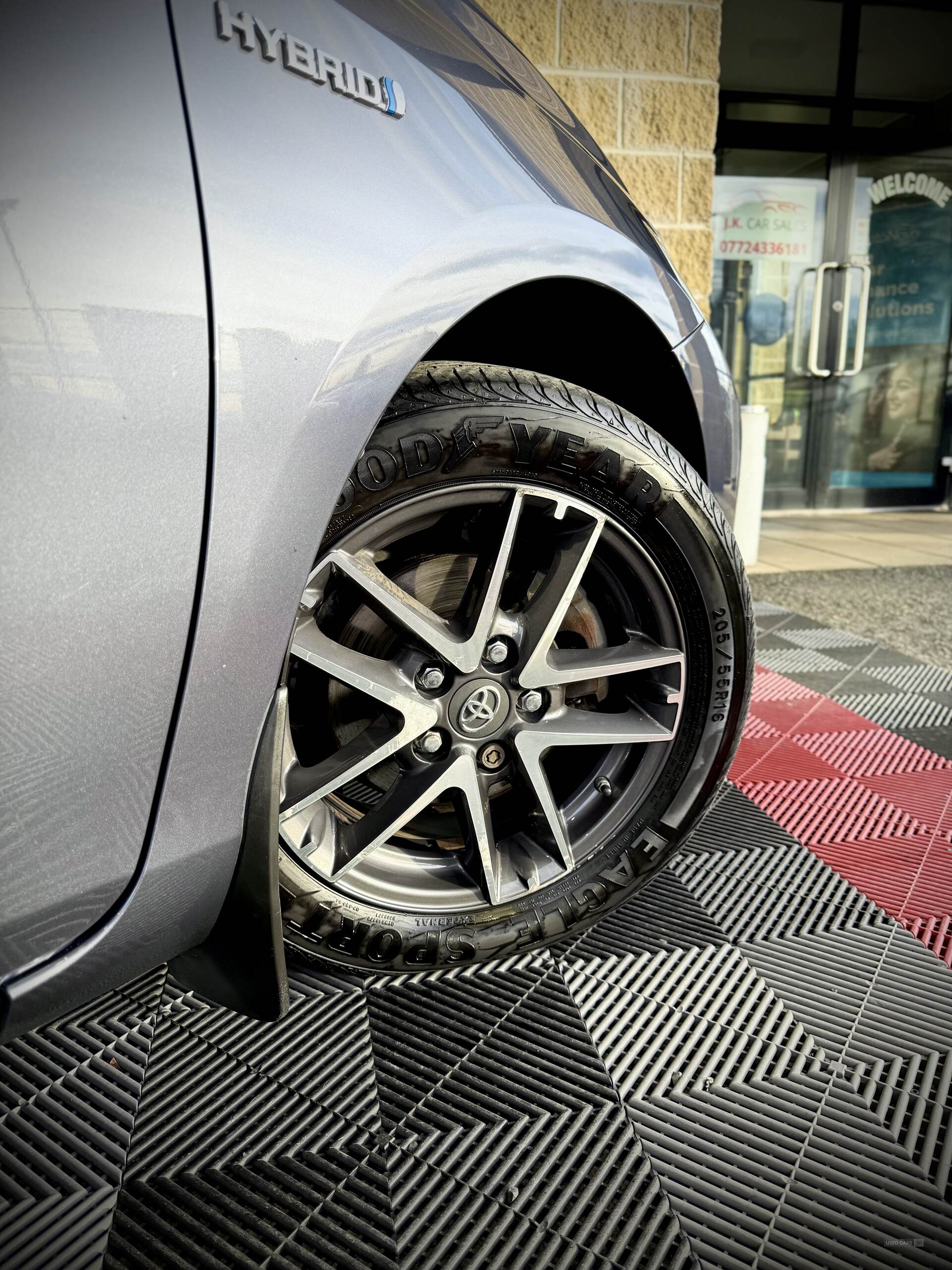 Jun 2014 Toyota Auris 1.8 VVTi Hybrid Icon+ 5dr CVT Auto