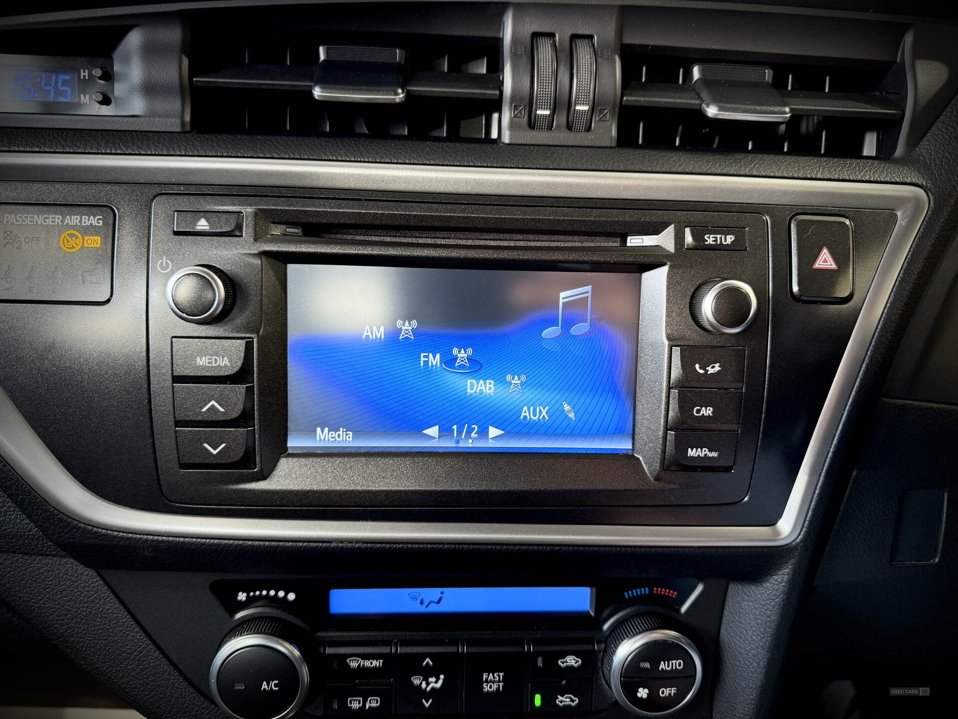 Jun 2014 Toyota Auris 1.8 VVTi Hybrid Icon+ 5dr CVT Auto