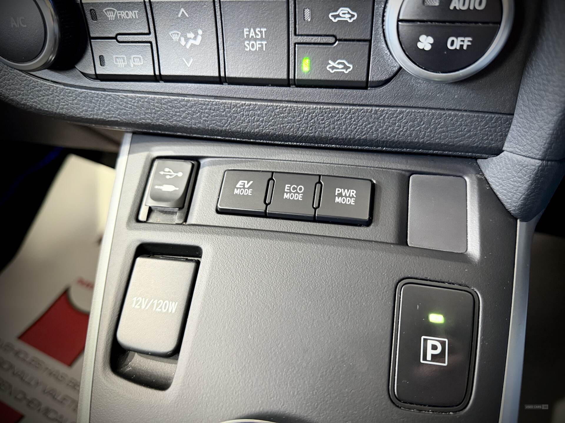 Jun 2014 Toyota Auris 1.8 VVTi Hybrid Icon+ 5dr CVT Auto