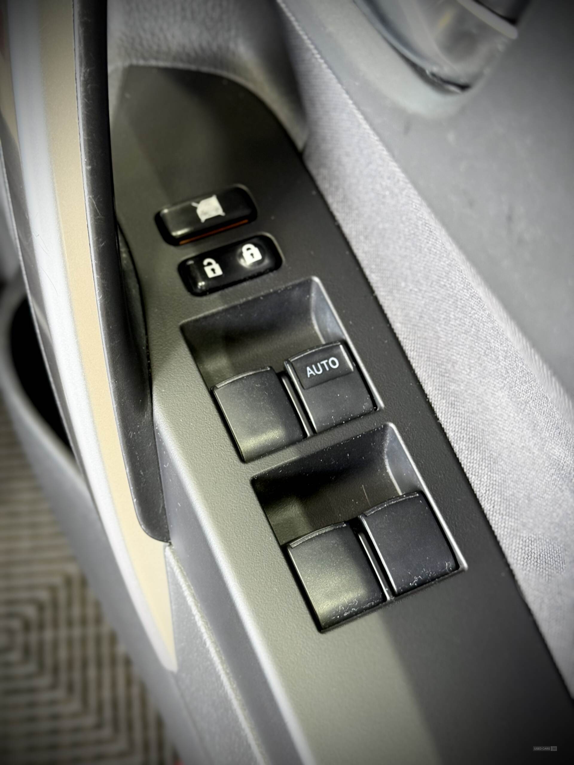 Jun 2014 Toyota Auris 1.8 VVTi Hybrid Icon+ 5dr CVT Auto