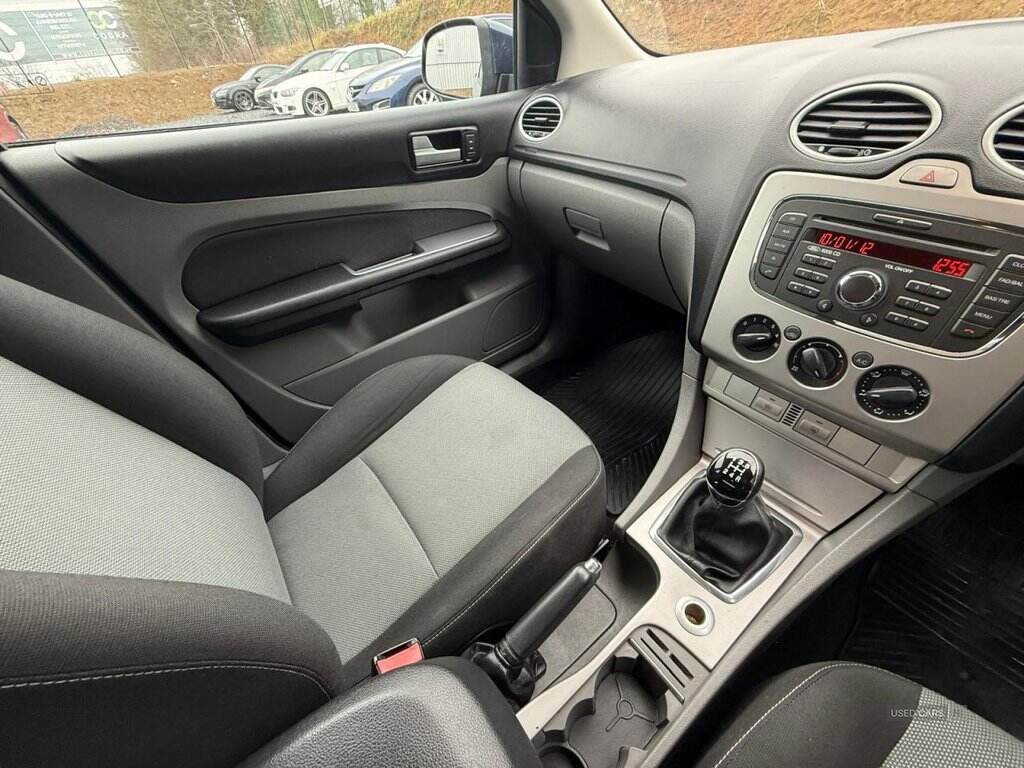 Mar 2011 Ford Focus 1.6 Zetec 5dr