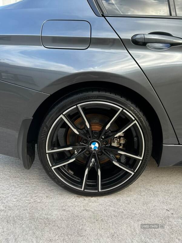Dec 2015 BMW 3 Series 330d xDrive M Sport 4dr Step Auto