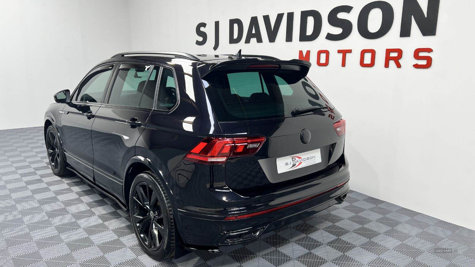 Jun 2022 Volkswagen Tiguan 2.0 TDI R-Line 5dr DSG