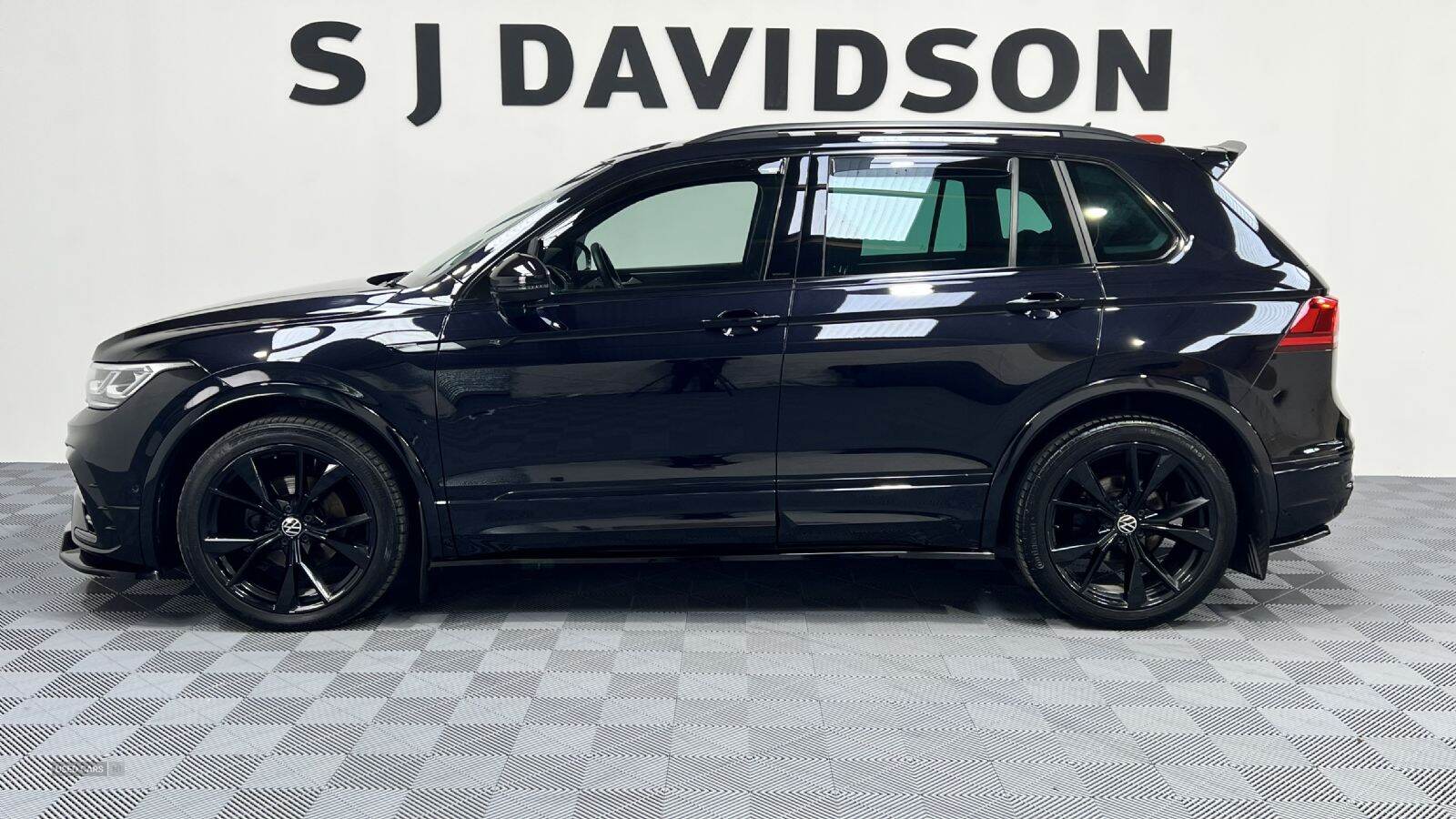 Jun 2022 Volkswagen Tiguan 2.0 TDI R-Line 5dr DSG