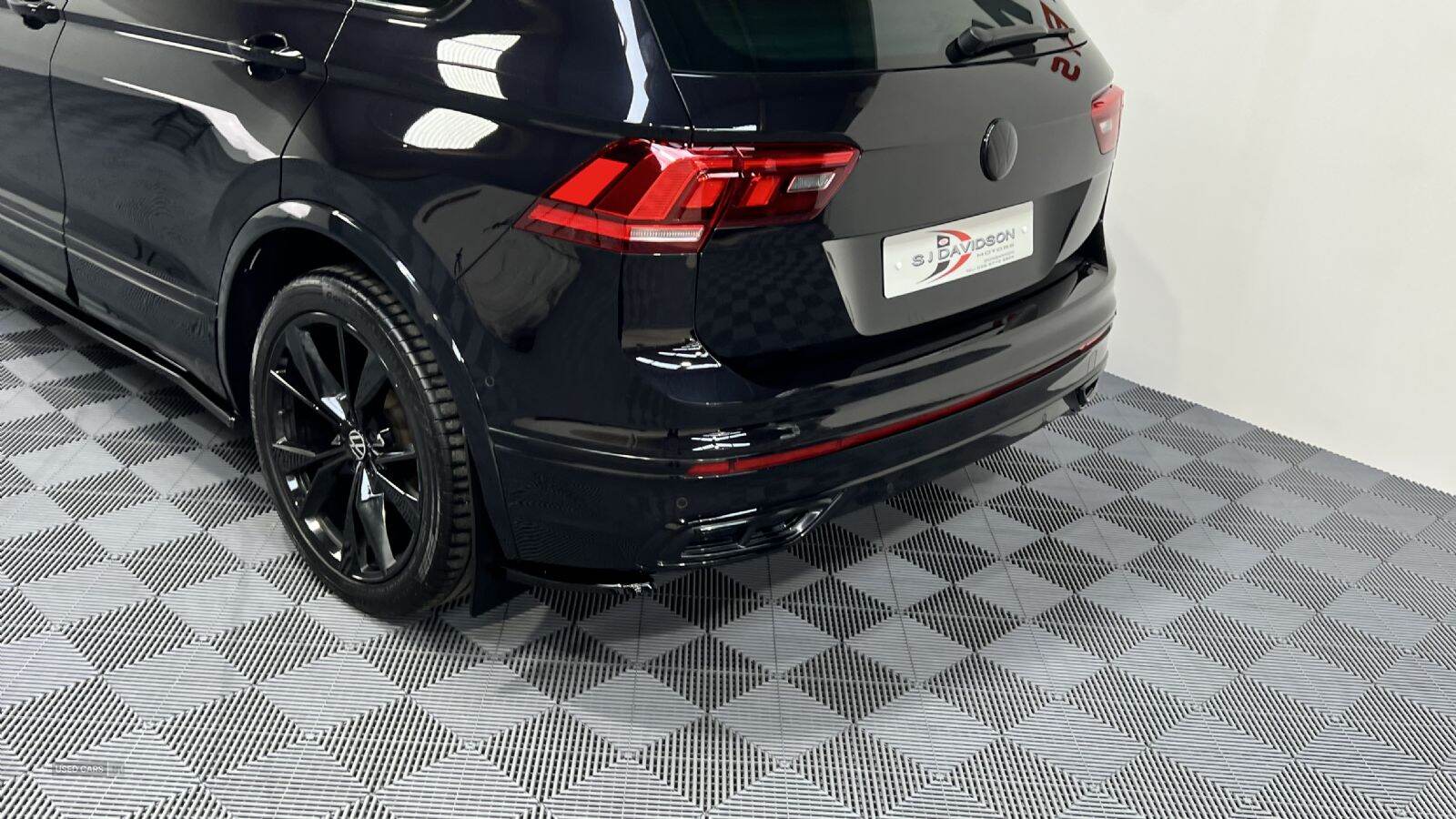Jun 2022 Volkswagen Tiguan 2.0 TDI R-Line 5dr DSG