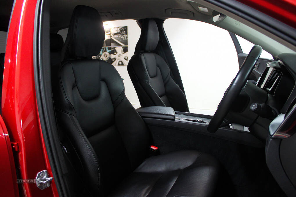 Mar 2019 Volvo XC60 2.0 D4 Momentum 5dr AWD Geartronic
