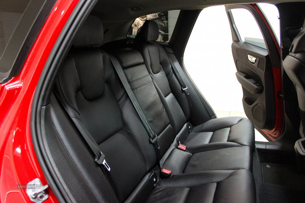 Mar 2019 Volvo XC60 2.0 D4 Momentum 5dr AWD Geartronic