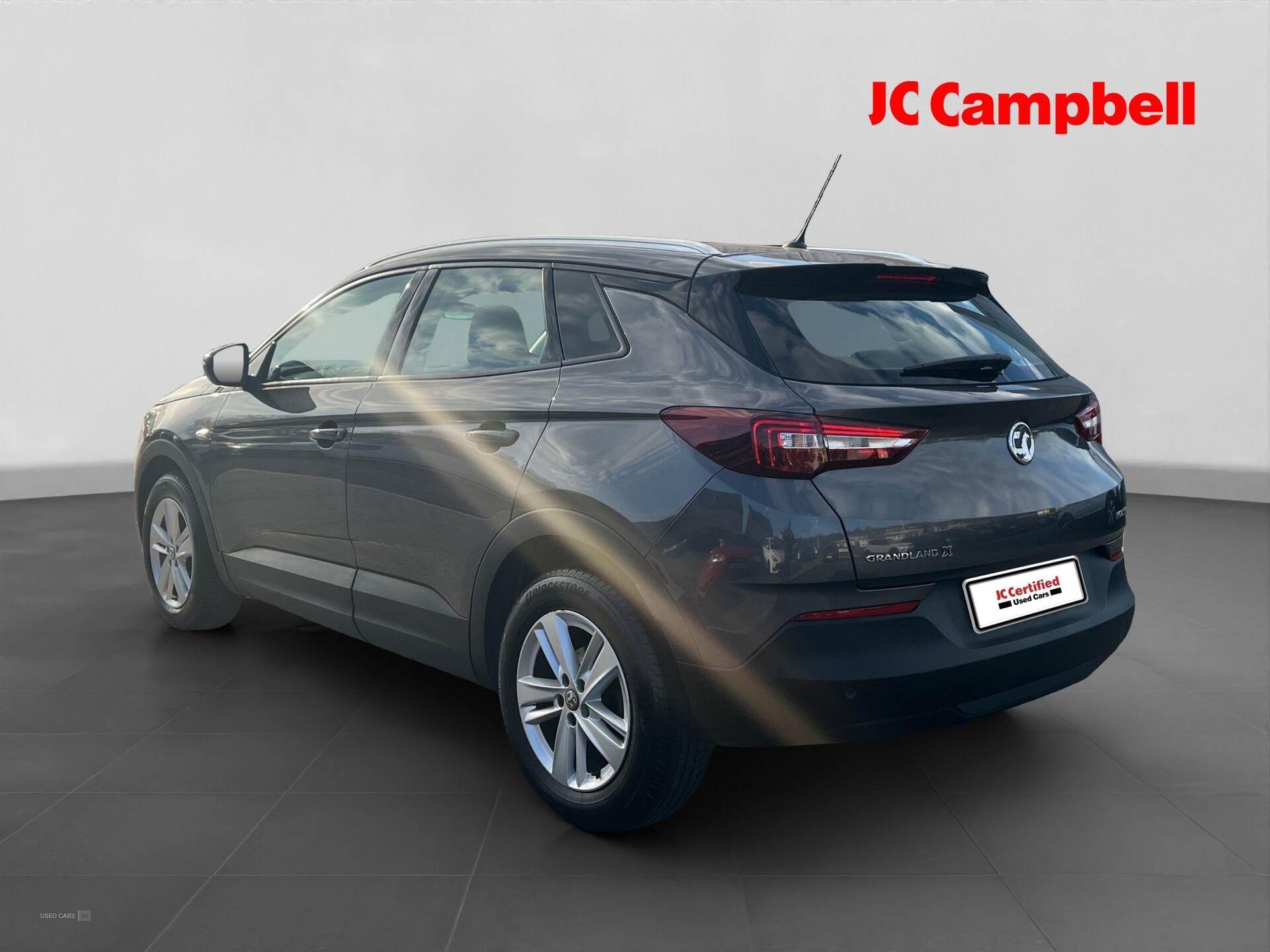Jan 2020 Vauxhall Grandland X 1.5 Turbo D SE 5dr