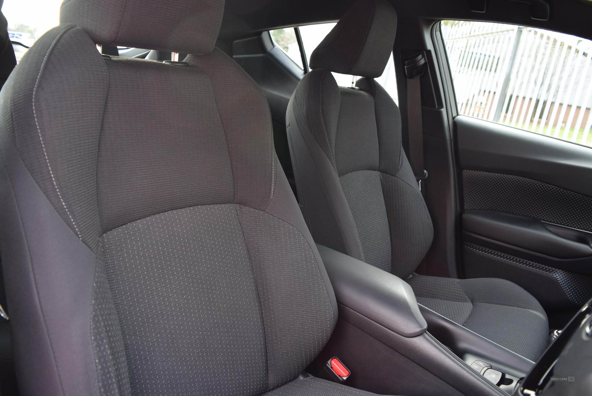 Jan 2018 Toyota C-HR 1.2T Icon 5dr