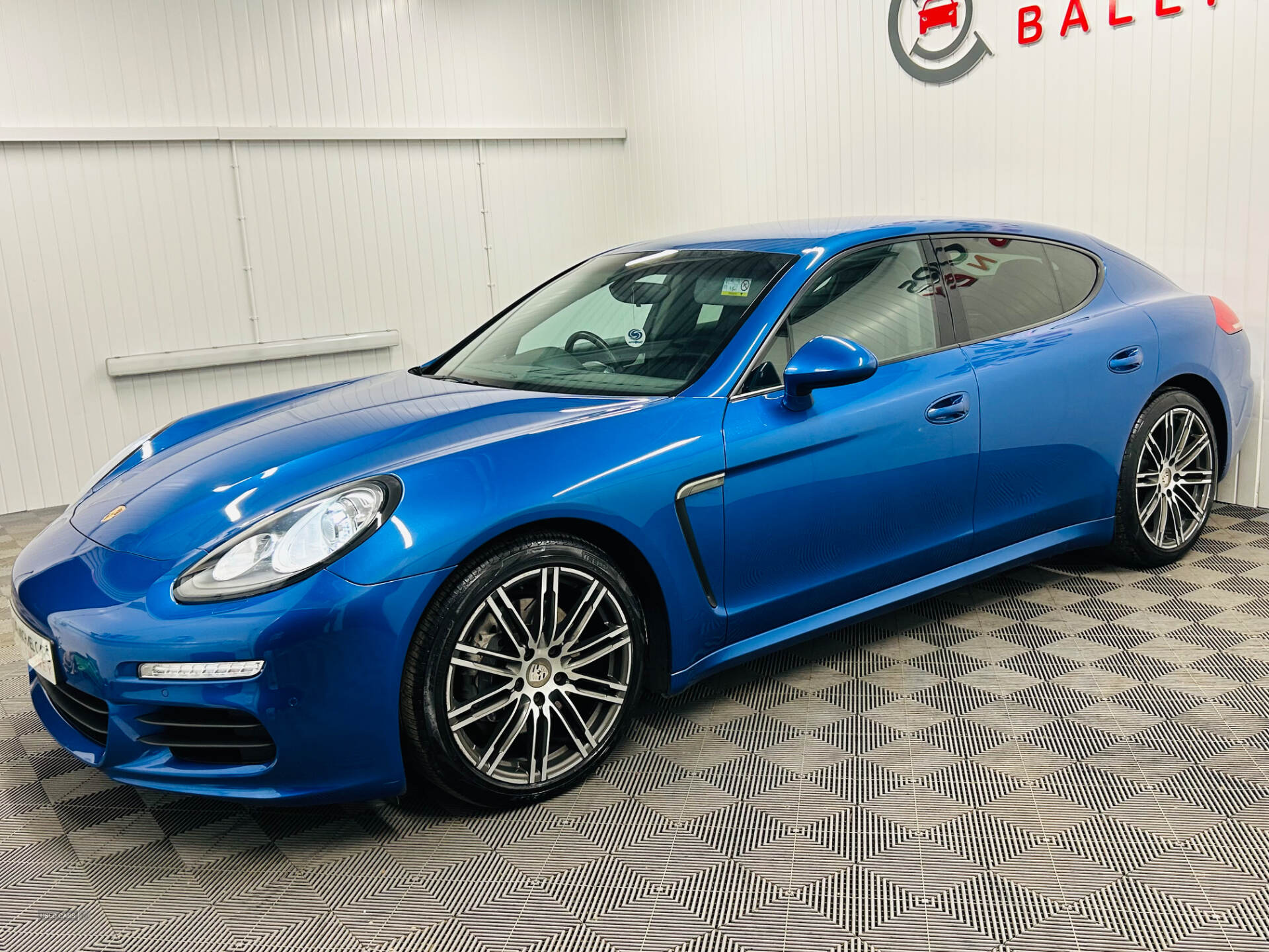 Jul 2014 Porsche Panamera 3.0 [300] V6 Diesel 4dr Tiptronic S