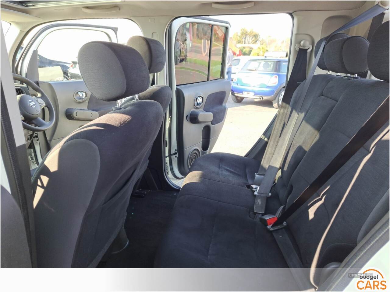 Nissan Cube ESTATE in Down