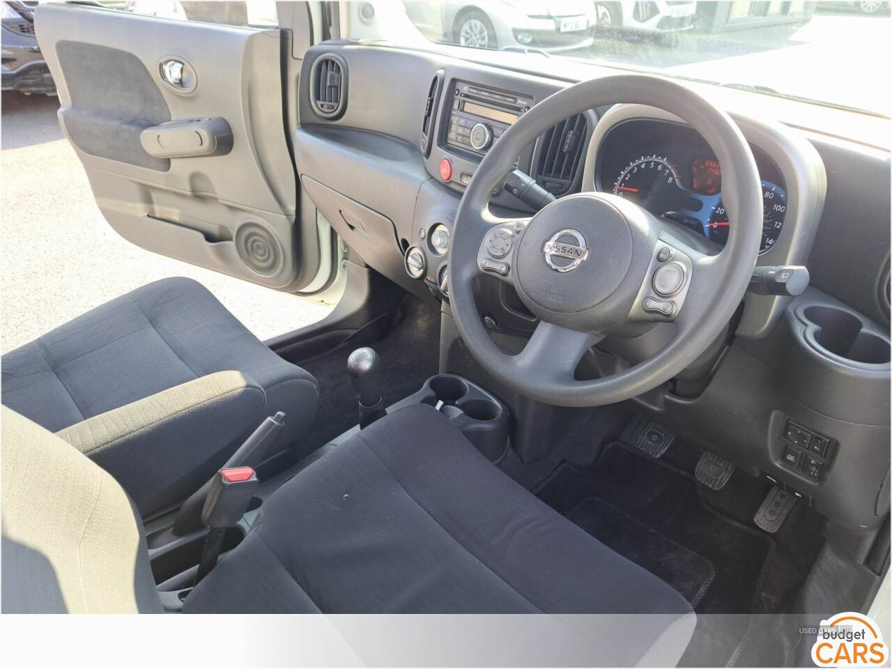 Nissan Cube ESTATE in Down