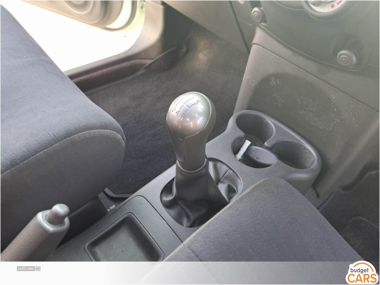 Nissan Cube ESTATE in Down