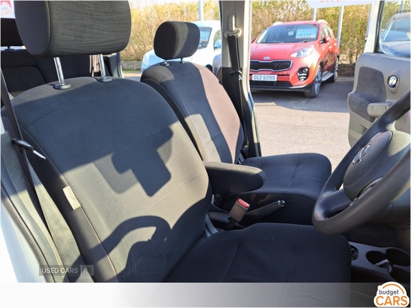 Nissan Cube ESTATE in Down