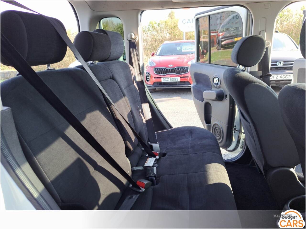 Nissan Cube ESTATE in Down