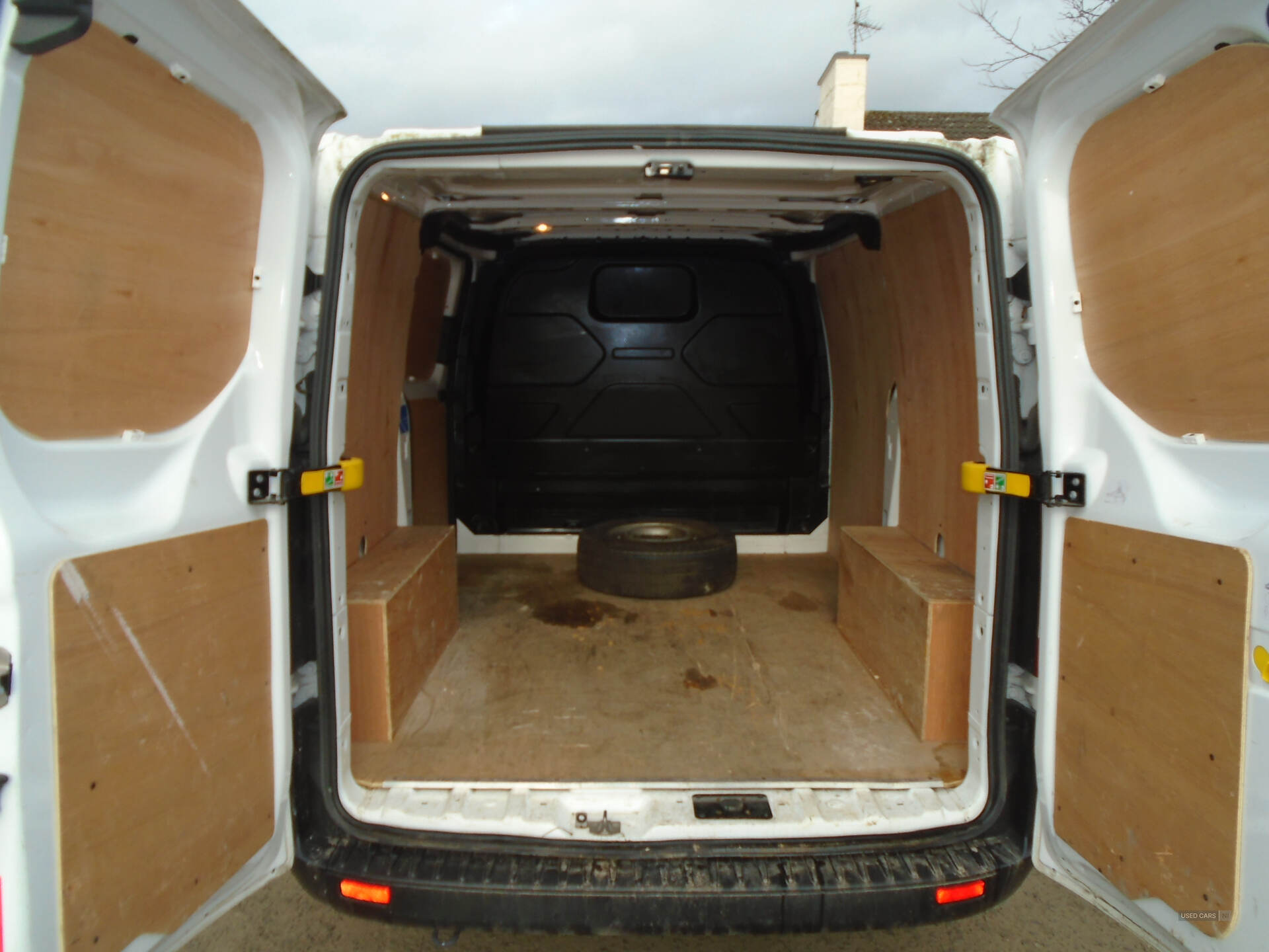Nov 2022 Ford Transit Custom 2.0 EcoBlue 105ps Low Roof Leader Van