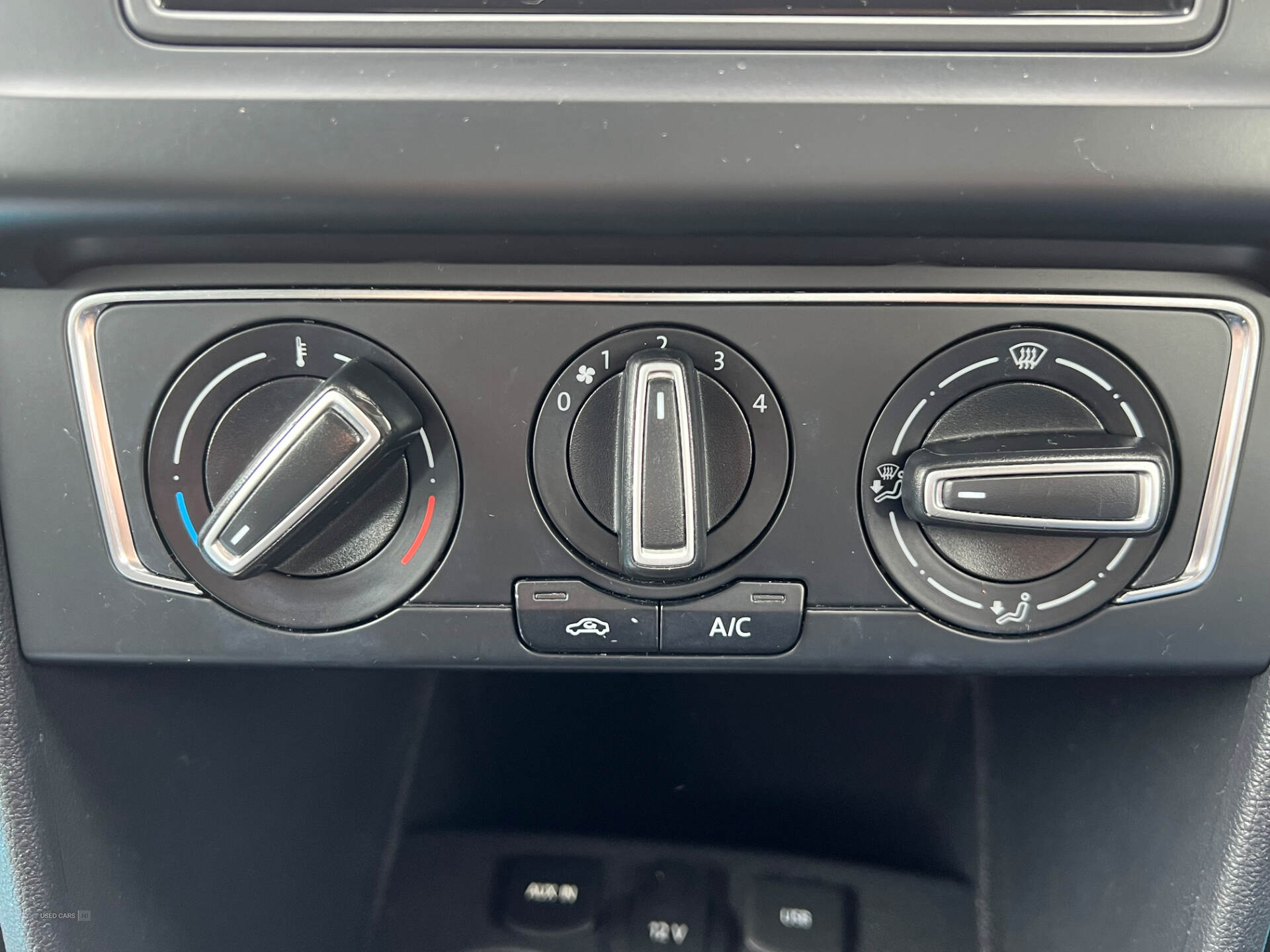 Car Thumbnail 13