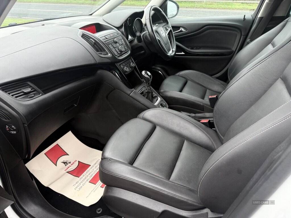 Feb 2016 Vauxhall Zafira Tourer 2.0 CDTi [170] SRi 5dr