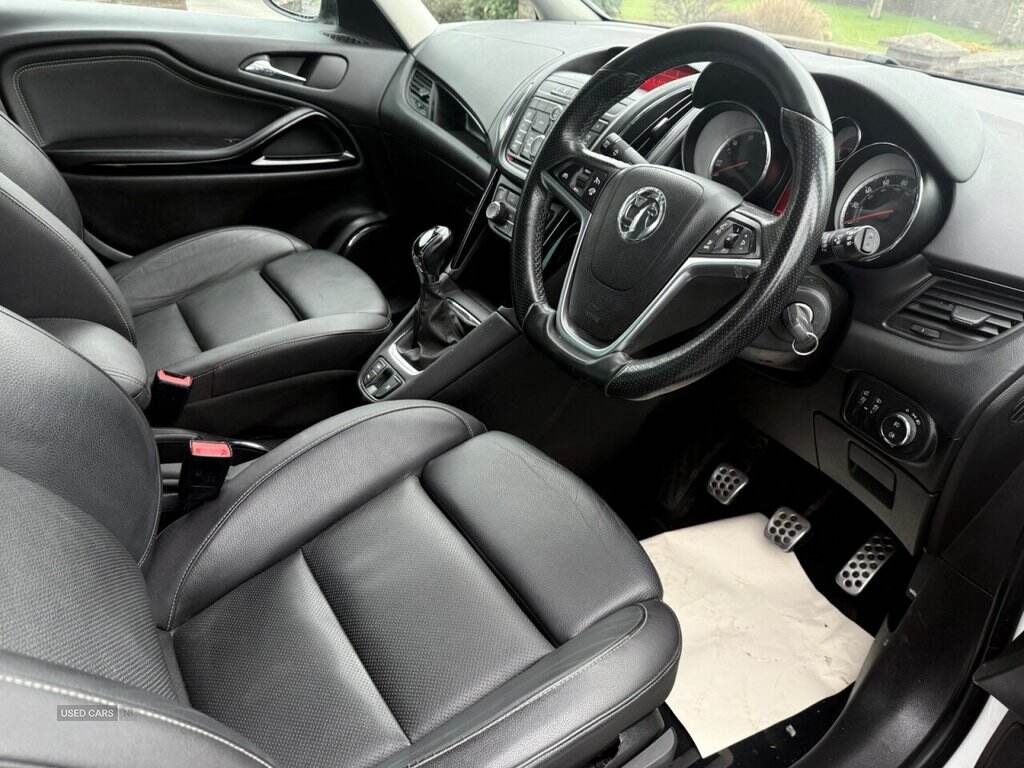 Feb 2016 Vauxhall Zafira Tourer 2.0 CDTi [170] SRi 5dr