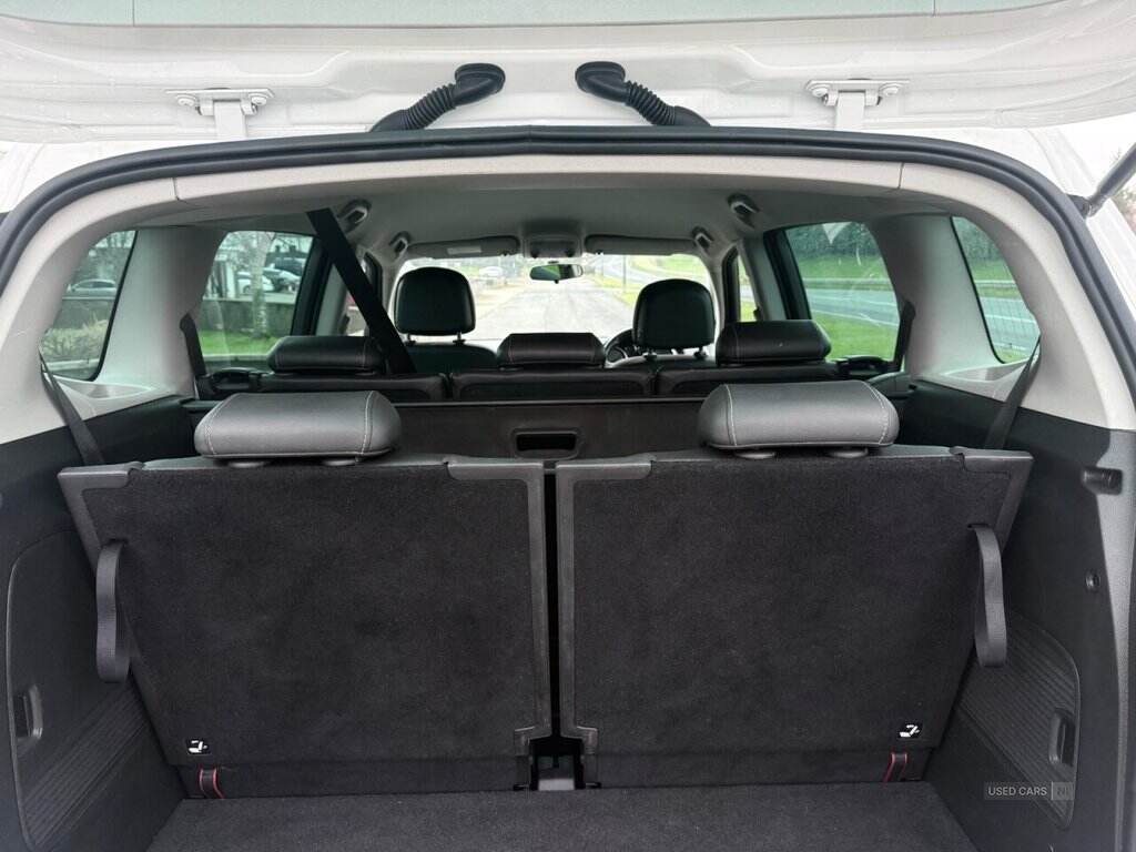 Feb 2016 Vauxhall Zafira Tourer 2.0 CDTi [170] SRi 5dr