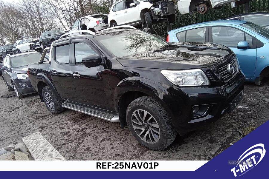 May 2016 Nissan NP300 Double Cab Pick Up Tekna 2.3dCi 190 4WD Auto