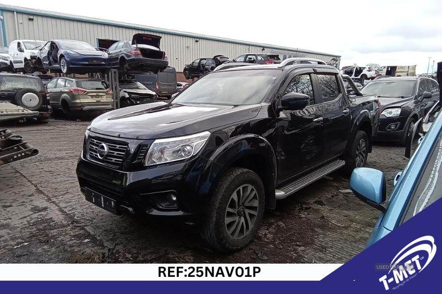 May 2016 Nissan NP300 Double Cab Pick Up Tekna 2.3dCi 190 4WD Auto