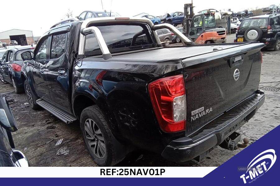 May 2016 Nissan NP300 Double Cab Pick Up Tekna 2.3dCi 190 4WD Auto