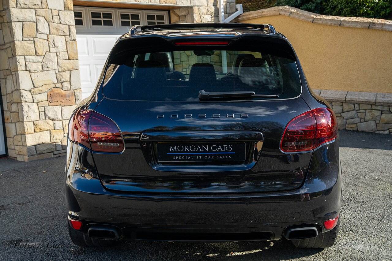 Feb 2014 Porsche Cayenne Platinum Edition Diesel 5dr Tiptronic S