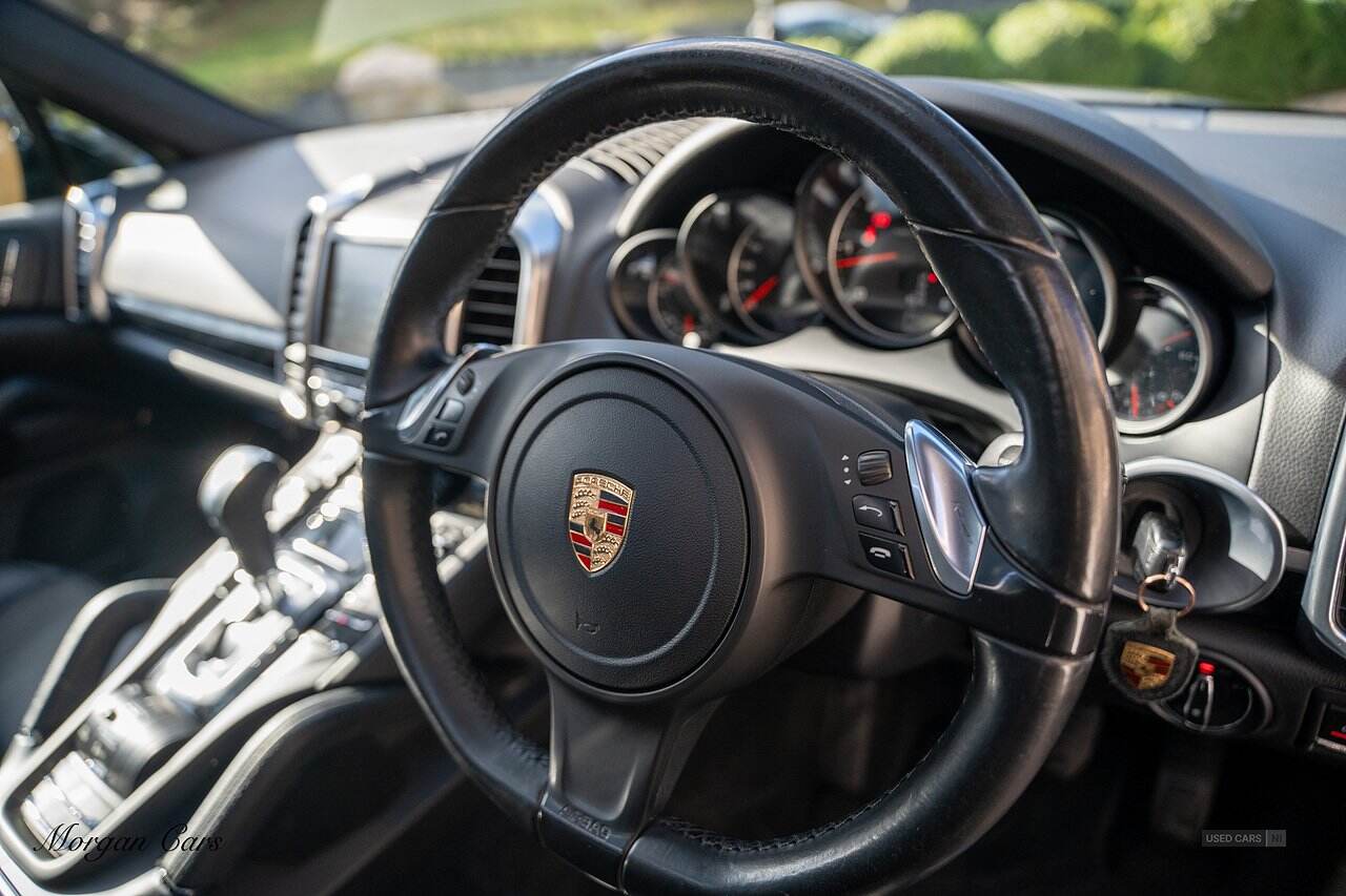 Feb 2014 Porsche Cayenne Platinum Edition Diesel 5dr Tiptronic S