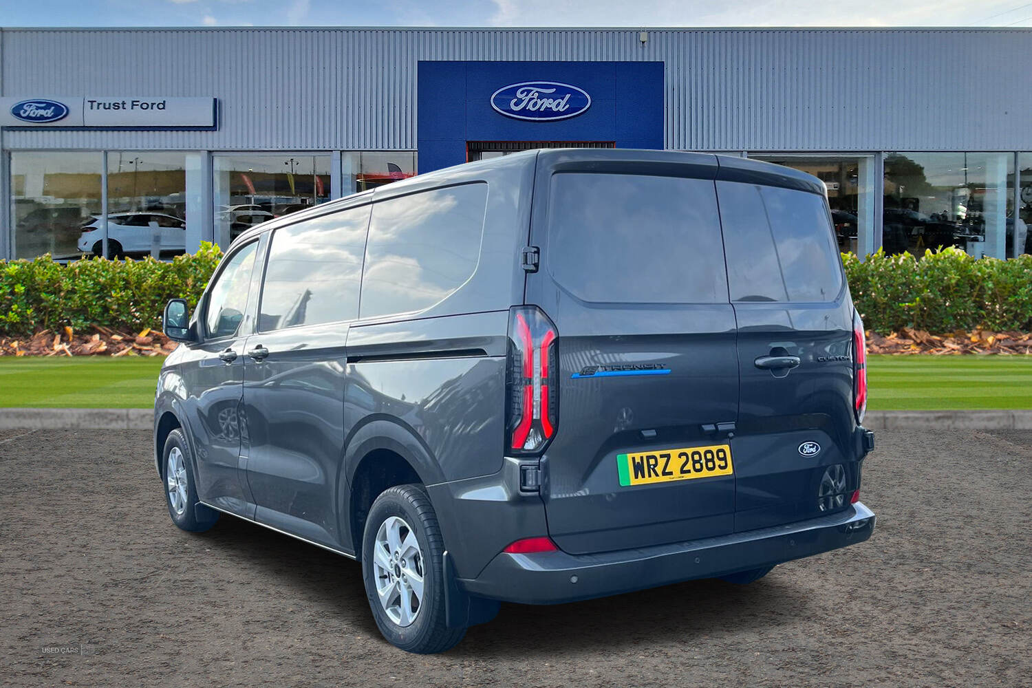 Dec 2024 Ford Transit Custom 100kW 65kWh H1 Van Limited Auto